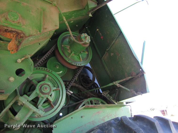 image for item DD8912 1995 John Deere 9600 RWA combine
