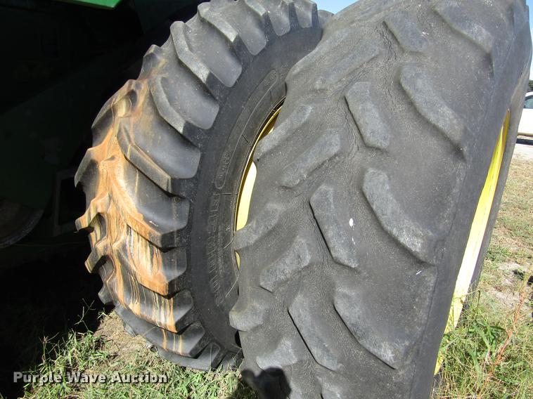 image for item DD8912 1995 John Deere 9600 RWA combine