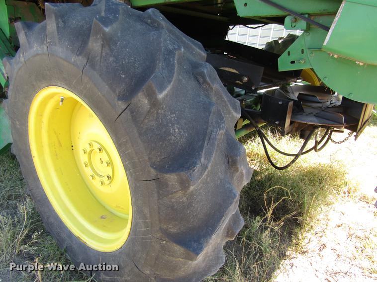 image for item DD8912 1995 John Deere 9600 RWA combine