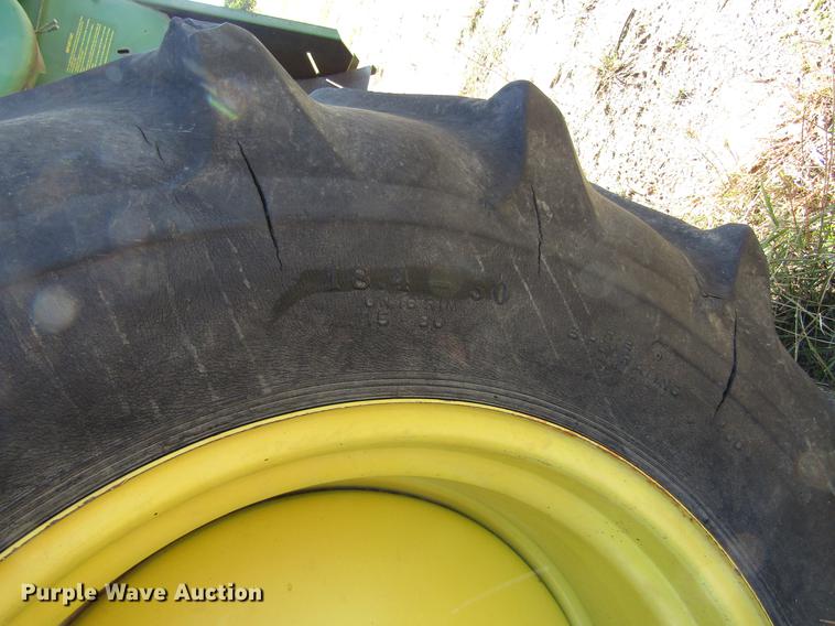 image for item DD8912 1995 John Deere 9600 RWA combine