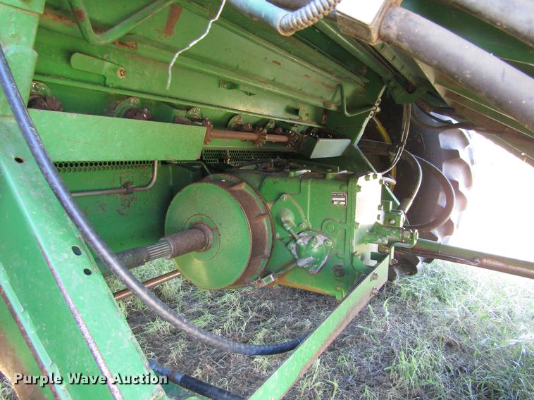 image for item DD8912 1995 John Deere 9600 RWA combine
