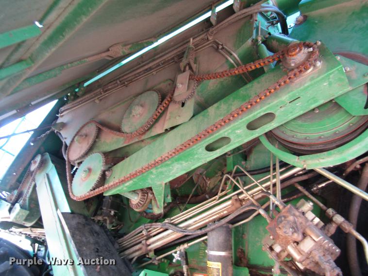 image for item DD8912 1995 John Deere 9600 RWA combine