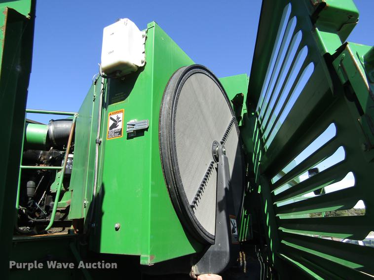 image for item DD8912 1995 John Deere 9600 RWA combine