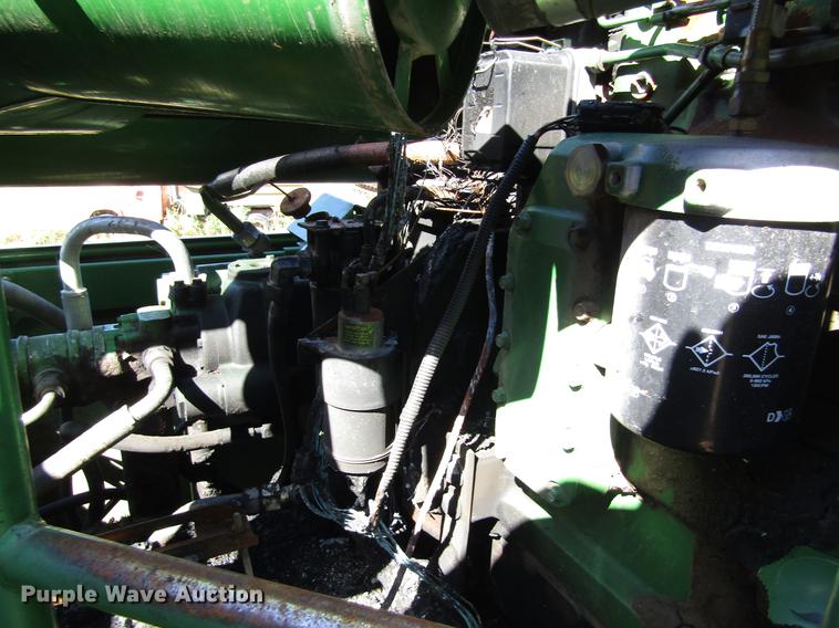 image for item DD8912 1995 John Deere 9600 RWA combine