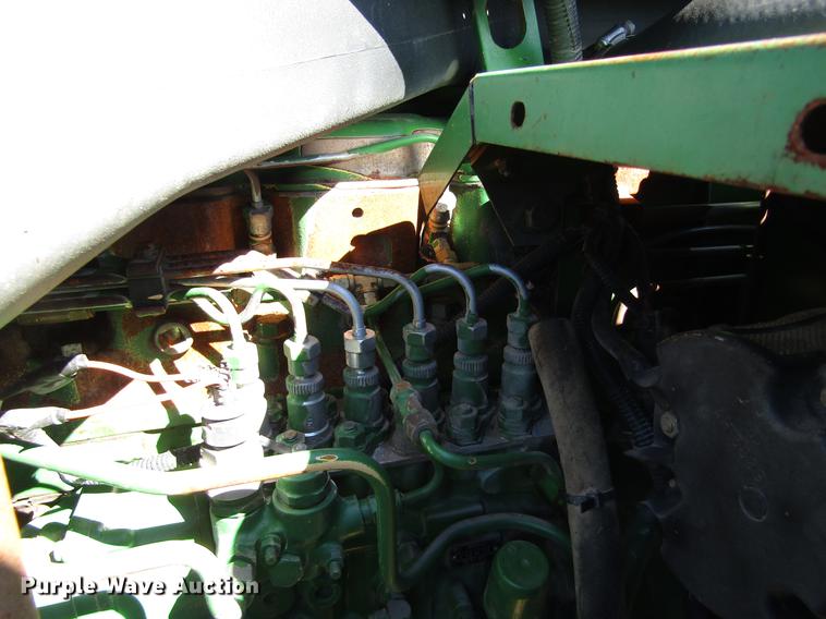 image for item DD8912 1995 John Deere 9600 RWA combine