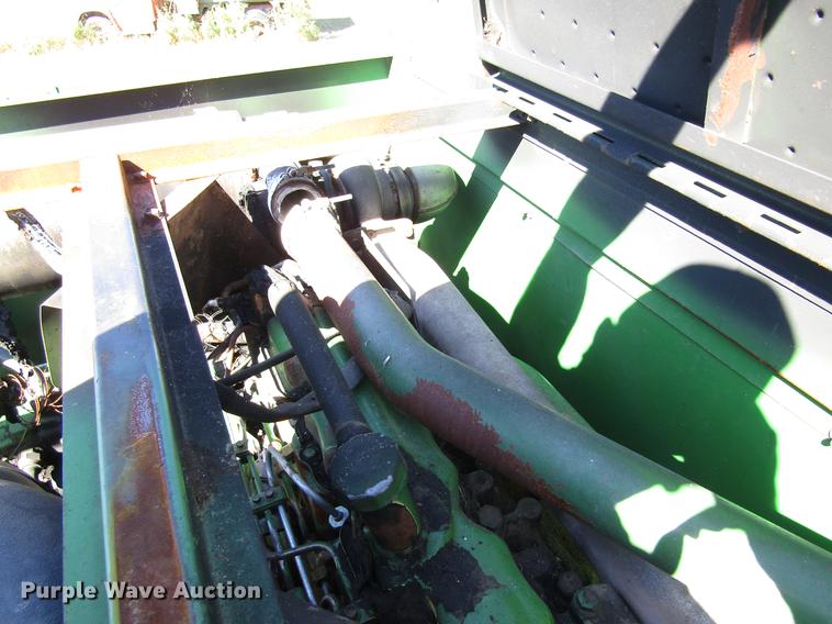 image for item DD8912 1995 John Deere 9600 RWA combine