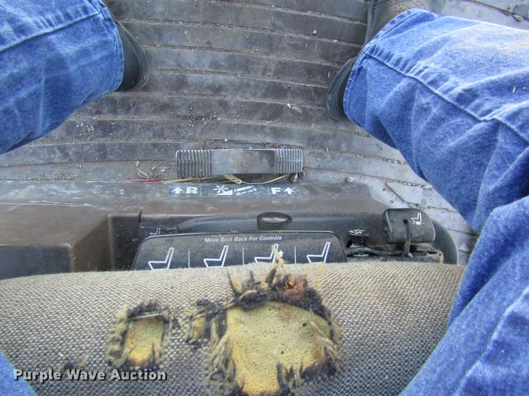 image for item DD8912 1995 John Deere 9600 RWA combine