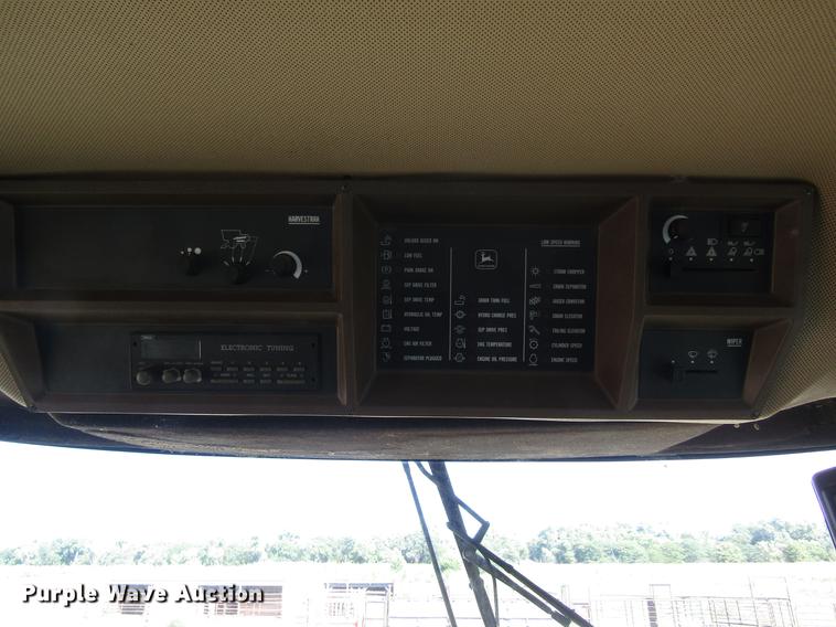 image for item DD8912 1995 John Deere 9600 RWA combine