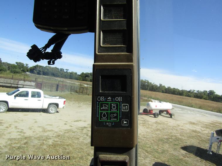 image for item DD8912 1995 John Deere 9600 RWA combine