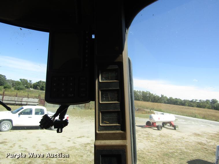 image for item DD8912 1995 John Deere 9600 RWA combine