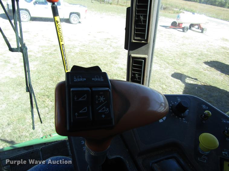 image for item DD8912 1995 John Deere 9600 RWA combine