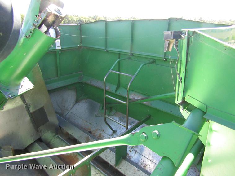 image for item DD8912 1995 John Deere 9600 RWA combine