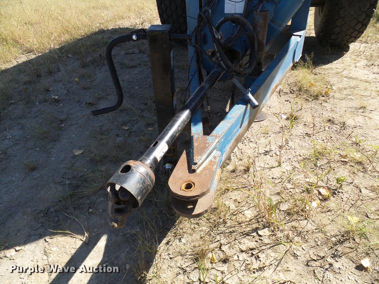 image for item DE5245 Kinze 600S grain cart