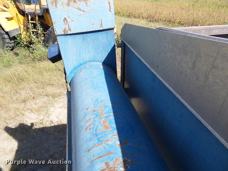 image for item DE5245 Kinze 600S grain cart