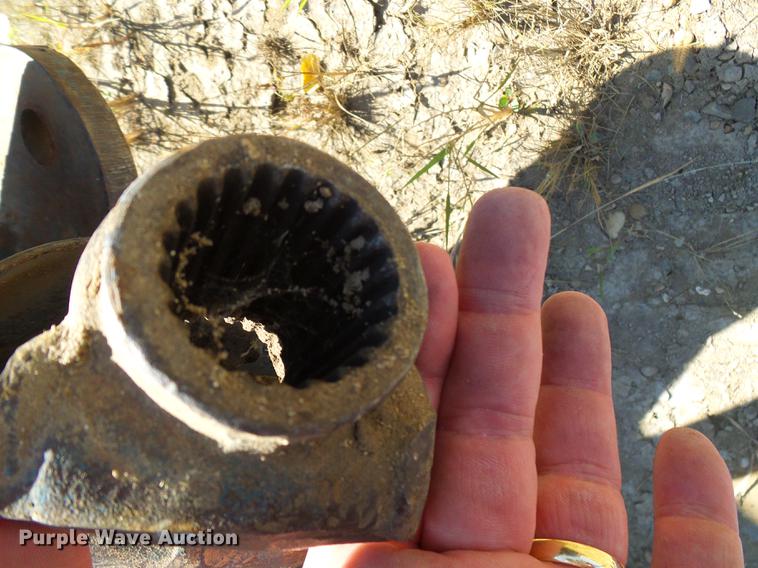 image for item DE5245 Kinze 600S grain cart