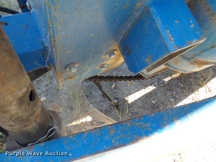 image for item DE5245 Kinze 600S grain cart