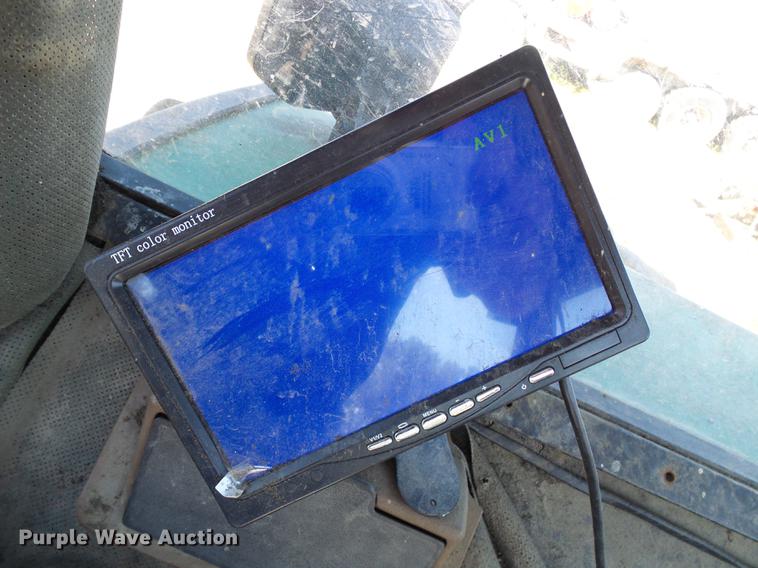 image for item DE5245 Kinze 600S grain cart