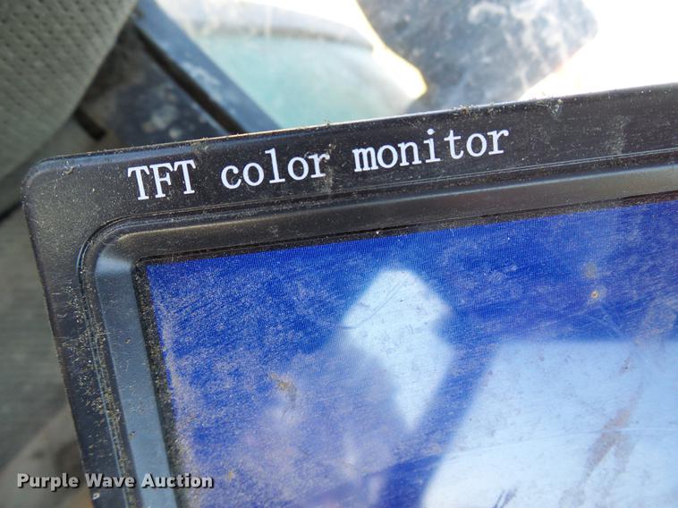 image for item DE5245 Kinze 600S grain cart