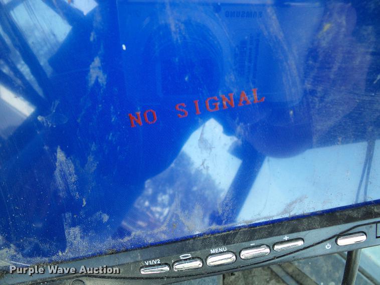 image for item DE5245 Kinze 600S grain cart