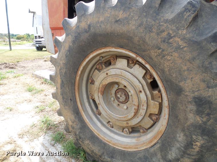 image for item DE5266 1982 Massey-Ferguson 4840 4WD tractor