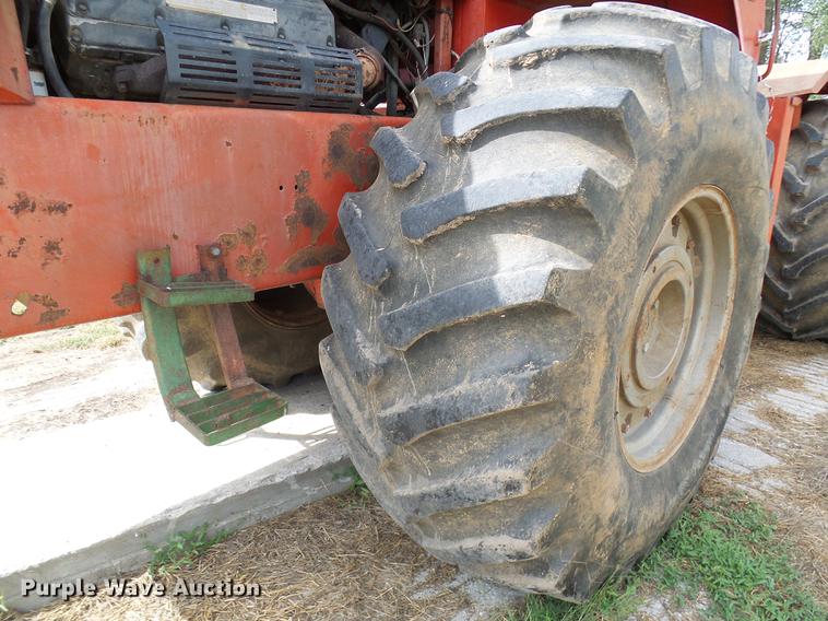 image for item DE5266 1982 Massey-Ferguson 4840 4WD tractor