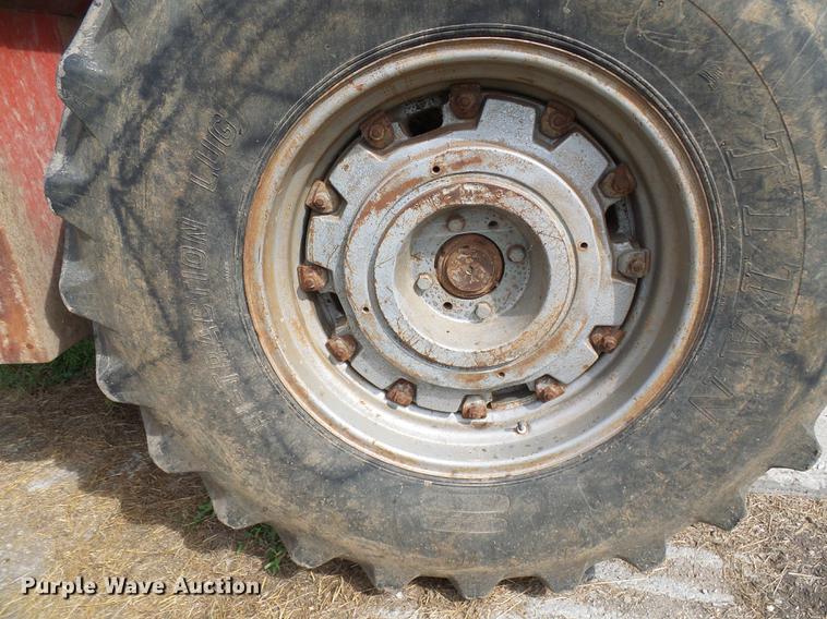 image for item DE5266 1982 Massey-Ferguson 4840 4WD tractor