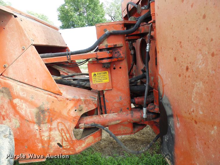 image for item DE5266 1982 Massey-Ferguson 4840 4WD tractor