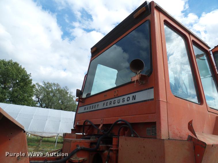 image for item DE5266 1982 Massey-Ferguson 4840 4WD tractor