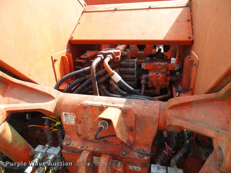 image for item DE5266 1982 Massey-Ferguson 4840 4WD tractor