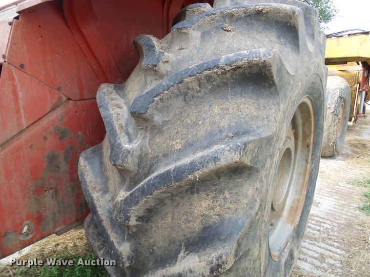 image for item DE5266 1982 Massey-Ferguson 4840 4WD tractor