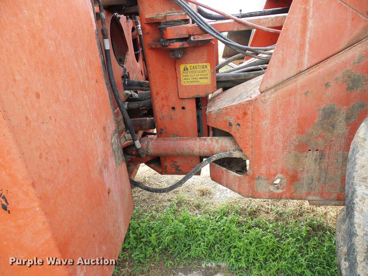 image for item DE5266 1982 Massey-Ferguson 4840 4WD tractor