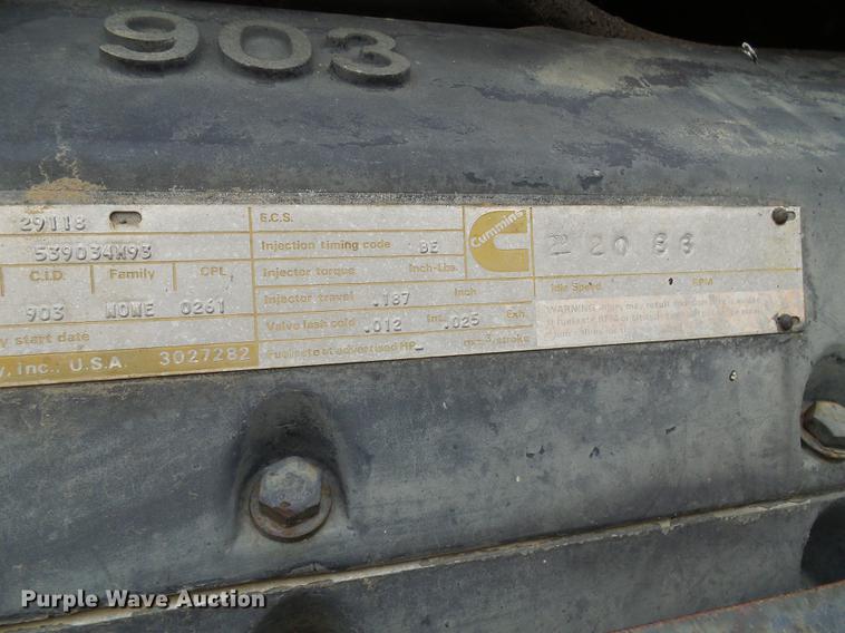 image for item DE5266 1982 Massey-Ferguson 4840 4WD tractor