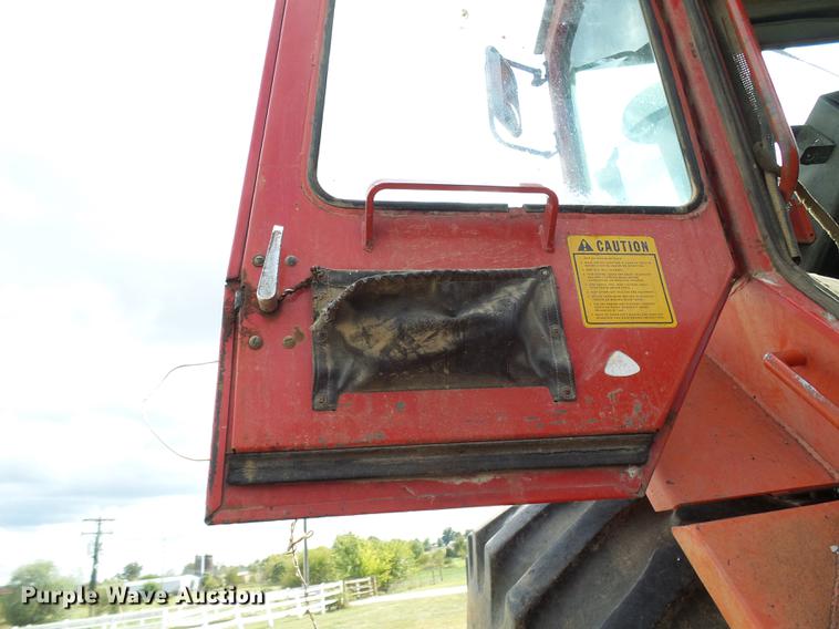 image for item DE5266 1982 Massey-Ferguson 4840 4WD tractor