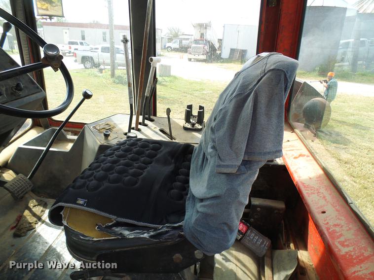 image for item DE5266 1982 Massey-Ferguson 4840 4WD tractor