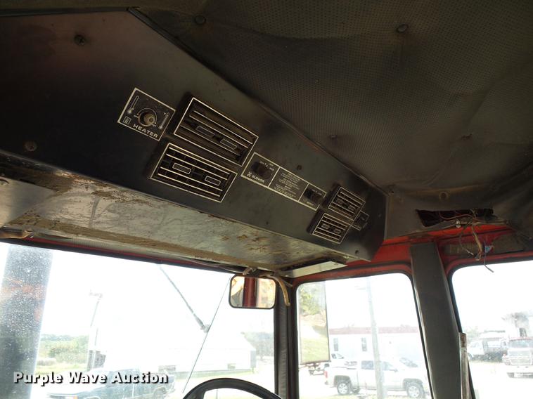 image for item DE5266 1982 Massey-Ferguson 4840 4WD tractor