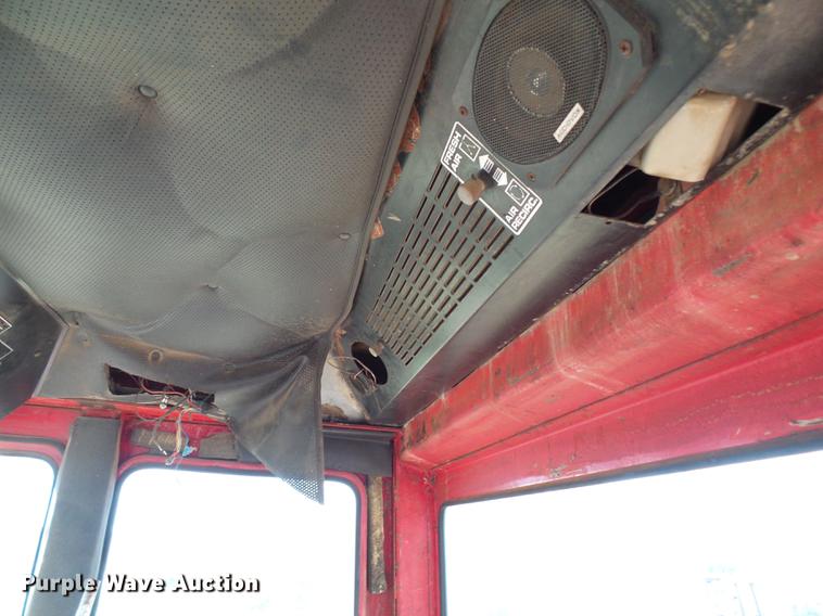 image for item DE5266 1982 Massey-Ferguson 4840 4WD tractor