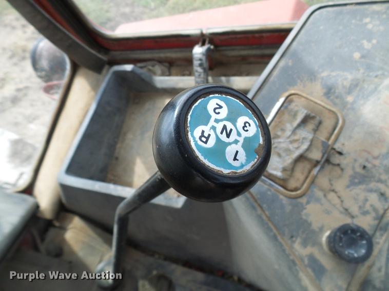 image for item DE5266 1982 Massey-Ferguson 4840 4WD tractor