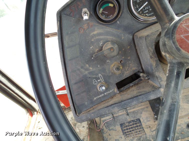 image for item DE5266 1982 Massey-Ferguson 4840 4WD tractor