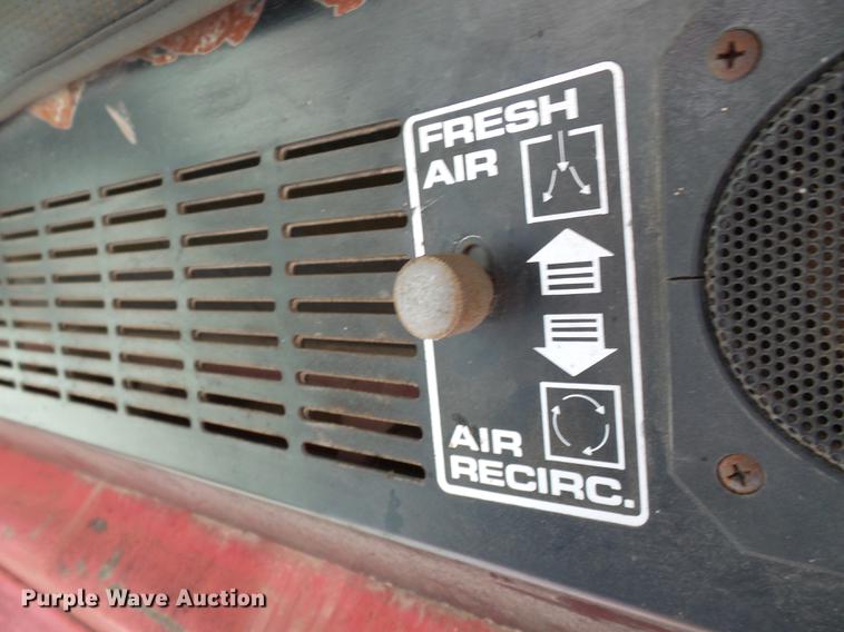 image for item DE5266 1982 Massey-Ferguson 4840 4WD tractor