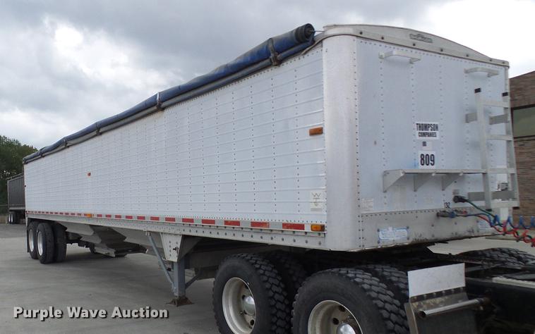 image for item DE5272 1994 Wilson DWH-200 double hopper bottom grain trailer