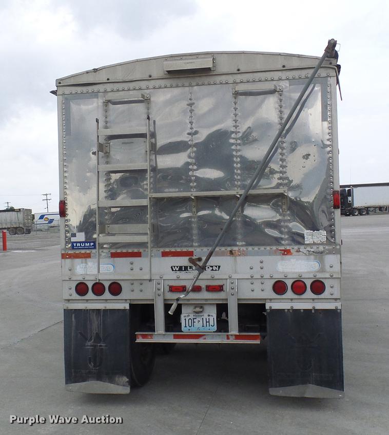 image for item DE5272 1994 Wilson DWH-200 double hopper bottom grain trailer