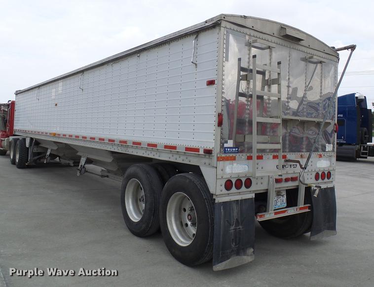 image for item DE5272 1994 Wilson DWH-200 double hopper bottom grain trailer