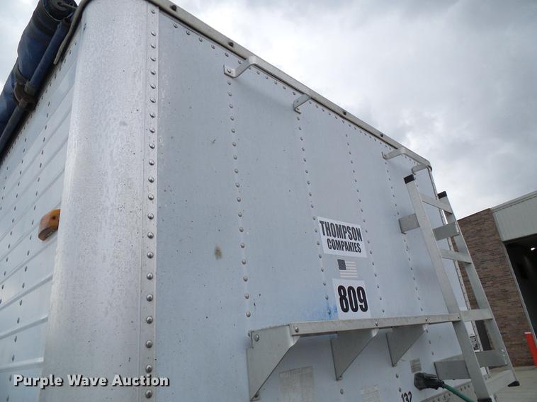 image for item DE5272 1994 Wilson DWH-200 double hopper bottom grain trailer