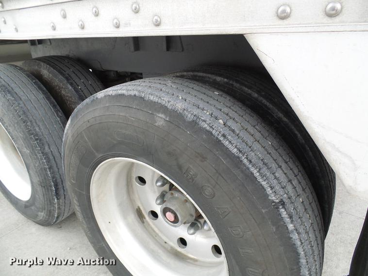 image for item DE5272 1994 Wilson DWH-200 double hopper bottom grain trailer