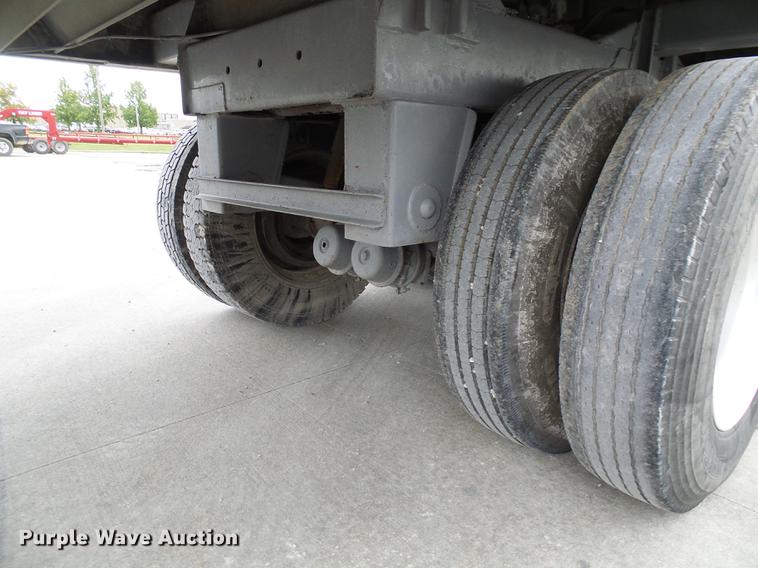 image for item DE5272 1994 Wilson DWH-200 double hopper bottom grain trailer