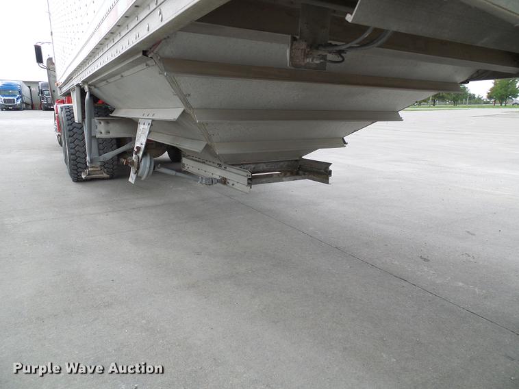 image for item DE5272 1994 Wilson DWH-200 double hopper bottom grain trailer