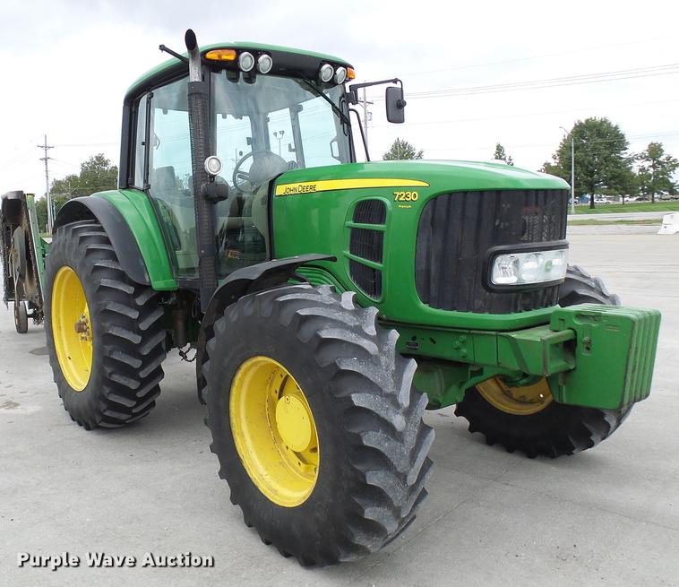 image for item DE5274 2010 John Deere 7230 Premium MFWD tractor