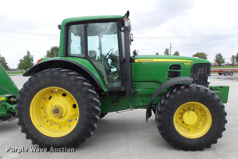image for item DE5274 2010 John Deere 7230 Premium MFWD tractor