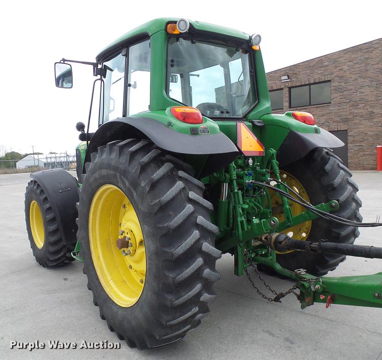 image for item DE5274 2010 John Deere 7230 Premium MFWD tractor