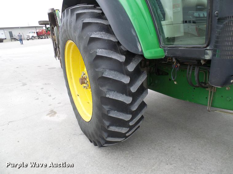 image for item DE5274 2010 John Deere 7230 Premium MFWD tractor